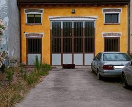 AMPIO LOCALE OPEN SPACE ADATTO COME MAGAZZINO O NE