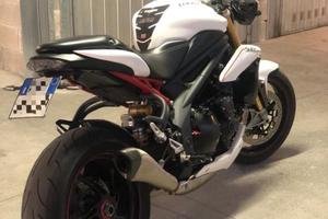 TRIUMPH SPEED TRIPLE 1050 R INCIDENTATA