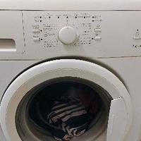 Lavatrice e coppia di condizionatori