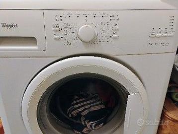 Lavatrice e coppia di condizionatori