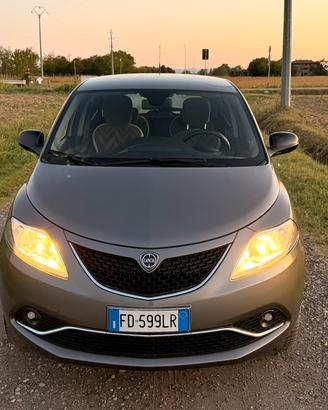 Lancia Ypsilon 2016 73.000 km Metano Neopatentati