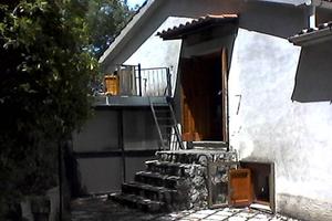 Casetta in campagna sotto gli Alburni