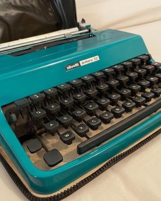 Macchina da scrivere Olivetti Lettera 32