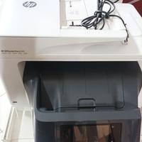Stampante HP Officejet Pro 8720 multifunzione.