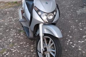 Piaggio Beverly 250