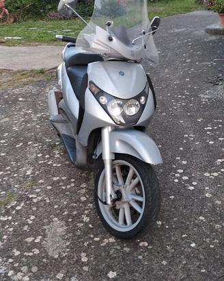 Piaggio Beverly 250