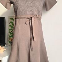 Vestito elegante con dettaglio a maglia traforata 