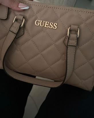 Borsa e portafoglio guess