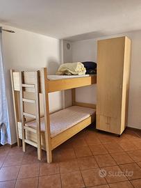 letto a castello di legno massello con mobile