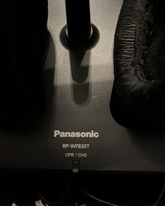 Due cuffie Panasonic wireless