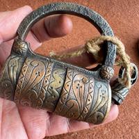 Antico Lucchetto inciso con ottone e rame + chiave