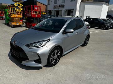 TOYOTA Yaris 1.5 Hybrid 5 porte Trend PARI AL NU