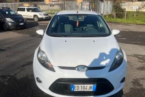Ford Fiesta 1.4 5 porte Bz.- GPL Titanium