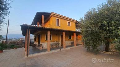 Villa di 648 m² con 2 locali a San Valentino Torio