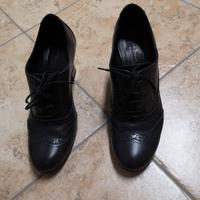 Scarpa pelle nera con lacci