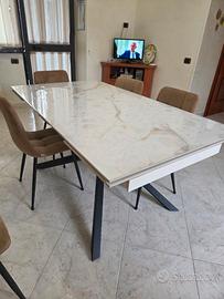 tavolo in gres porcellanato