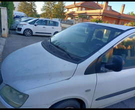 Fiat Multipla bianca seconda serie