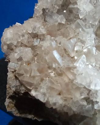 calcite tetraedrica monte Oladri 