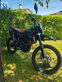 MOTO CROSS APRILIA 125 4 T