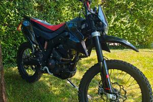 MOTO CROSS APRILIA 125 4 T