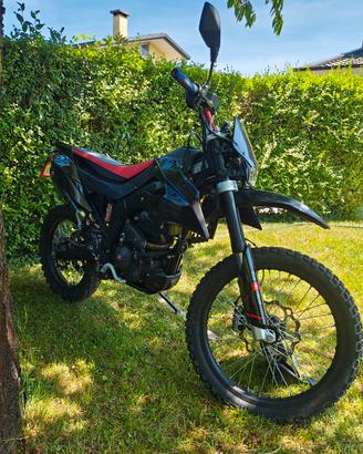 MOTO CROSS APRILIA 125 4 T