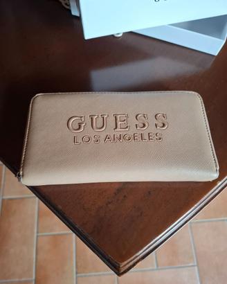 Portafoglio donna Guess