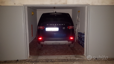 Box auto autonomo ristrutturato via Corsica