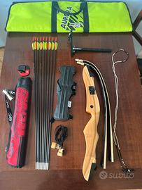 Arco ricurvo olimpico completo di accessori