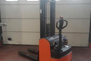 Stoccatore marca Still EGV 14