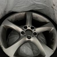 Cerchio 19” con pneumatici estivi