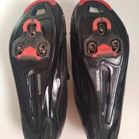 Scarpe per bici da corsa con attacchi 