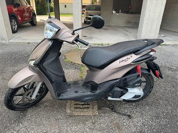 🛵 PIAGGIO LIBERTY 125 S – 2023 – SOLO 4.267 KM
