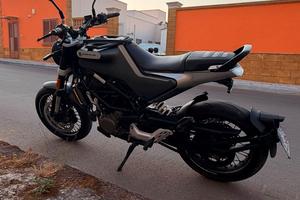 Husqvarna svartpilen 125 2022
