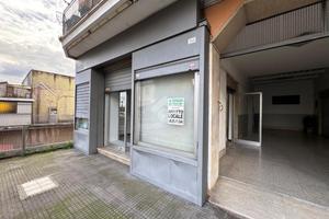 NEGOZIO A ALBANO LAZIALE