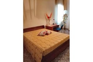 3 grandi stanze per studentesse universitarie