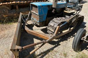 Landini C6000 Special con apripista e sollevatore