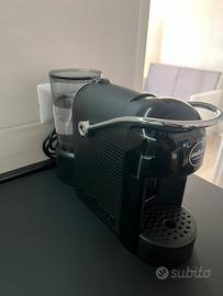 Macchina caffè capsule “A Modo Mio”