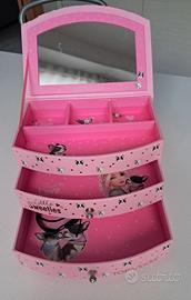 porta gioie ragazzina