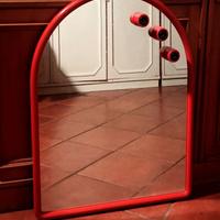 Specchio da bagno vintage in plastica rossa
