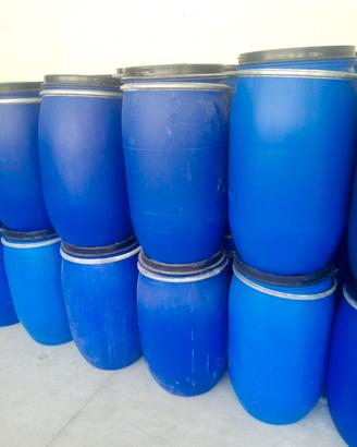 bidone con coperchio e chiusura