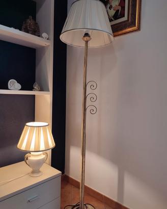 piantana e 2 lumi da camera letto
