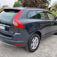 Volvo XC 60 XC60 D5 AWD Geartronic R-design