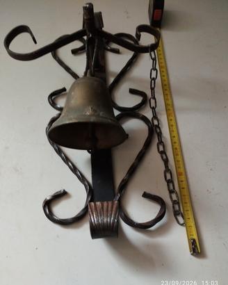 campanella vintage in ferro battuto 