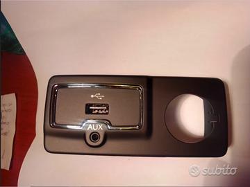 735604054 - 735604055 Renegade aux usb