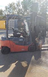 Carrello elevatore elettrico Toyota con portata 20
