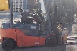 Carrello elevatore elettrico Toyota con portata 20