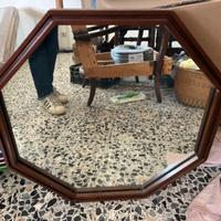Specchio con cornice in legno
