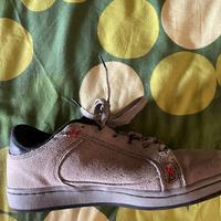 Due paia di scarpe da ginnastica decathlon