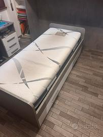 Letto singolo con letto estraibile con materassi