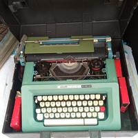 Macchina da scrivere vintage 